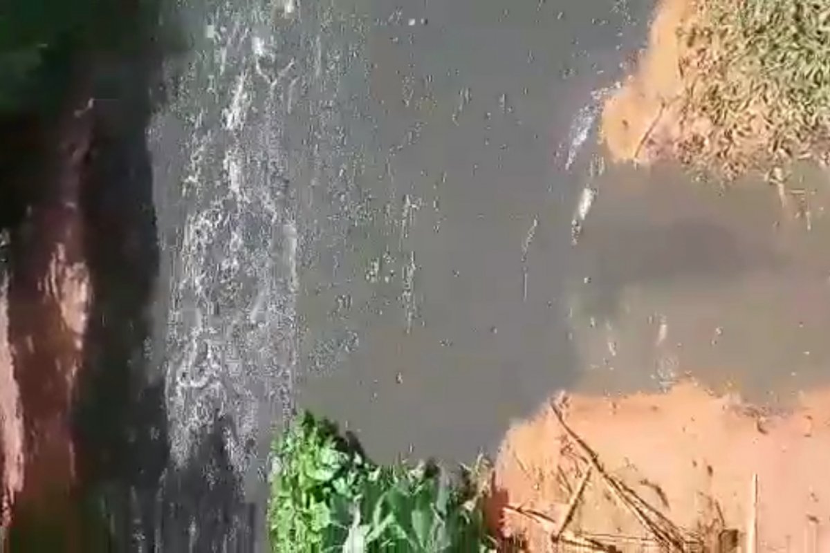 Vídeo: tromba de esgoto no Parque de Pituaçu atinge ciclistas