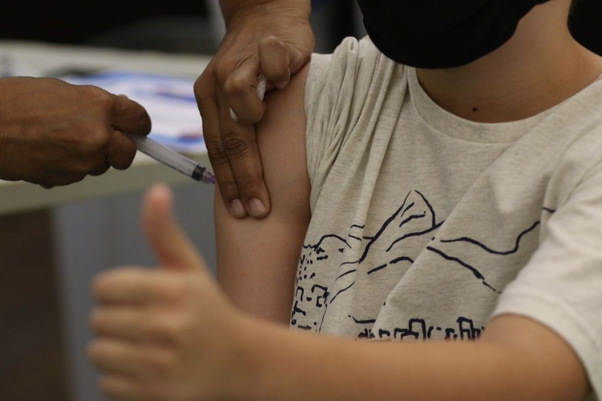 Fiocruz diz que vacinação é prioridade para controle da pandemia