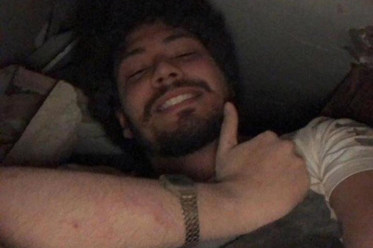 Jovem sobrevive a queda de prédio em Fortaleza e manda selfie nos escombros para família