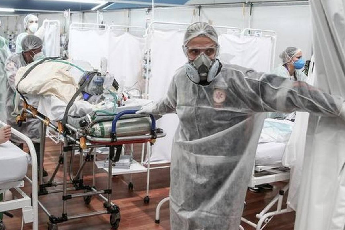 Pandemia eleva sentimento de esgotamento entre profissionais da saúde no Brasil 