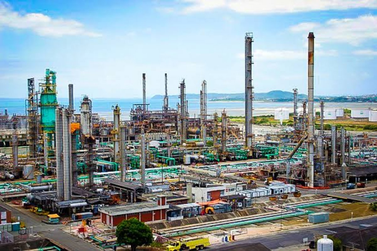 Refinaria privatizada deixa navios sem combustível na Bahia