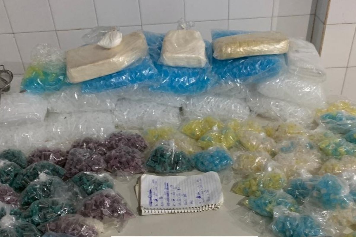 PM apreende quase 4 mil porções de drogas em Simões Filho