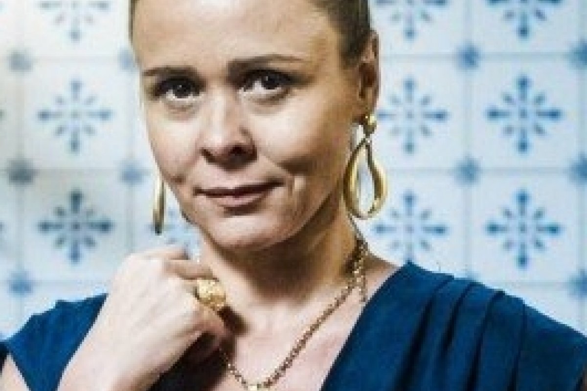 Sofrendo de depressão, Giulia Gam é internada em clínica psiquiátrica