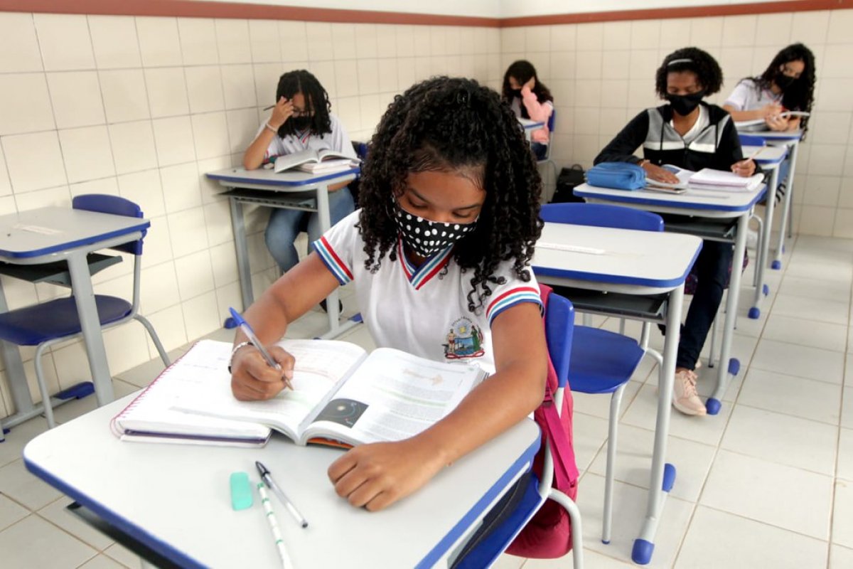 MP ajuíza ação para retorno de aulas presenciais da rede pública em Teixeira de Freitas
