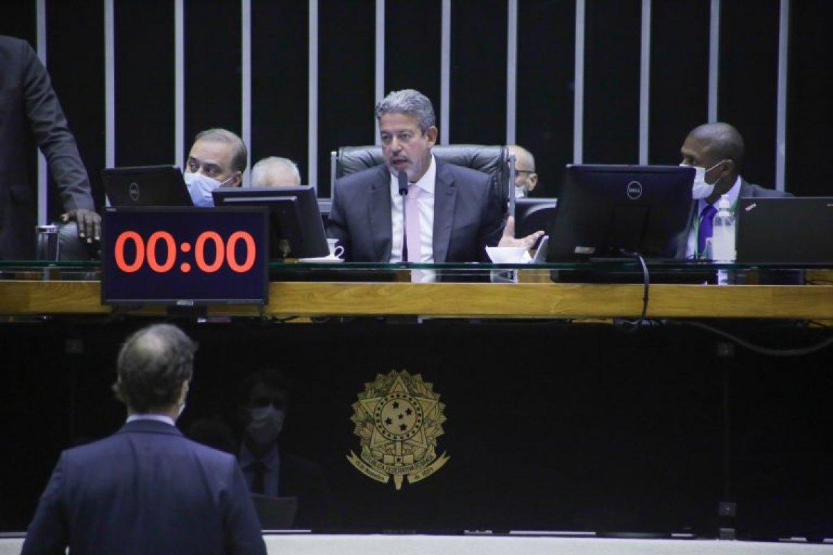 Lira defende redução do ICMS sobre combustíveis para combater inflação