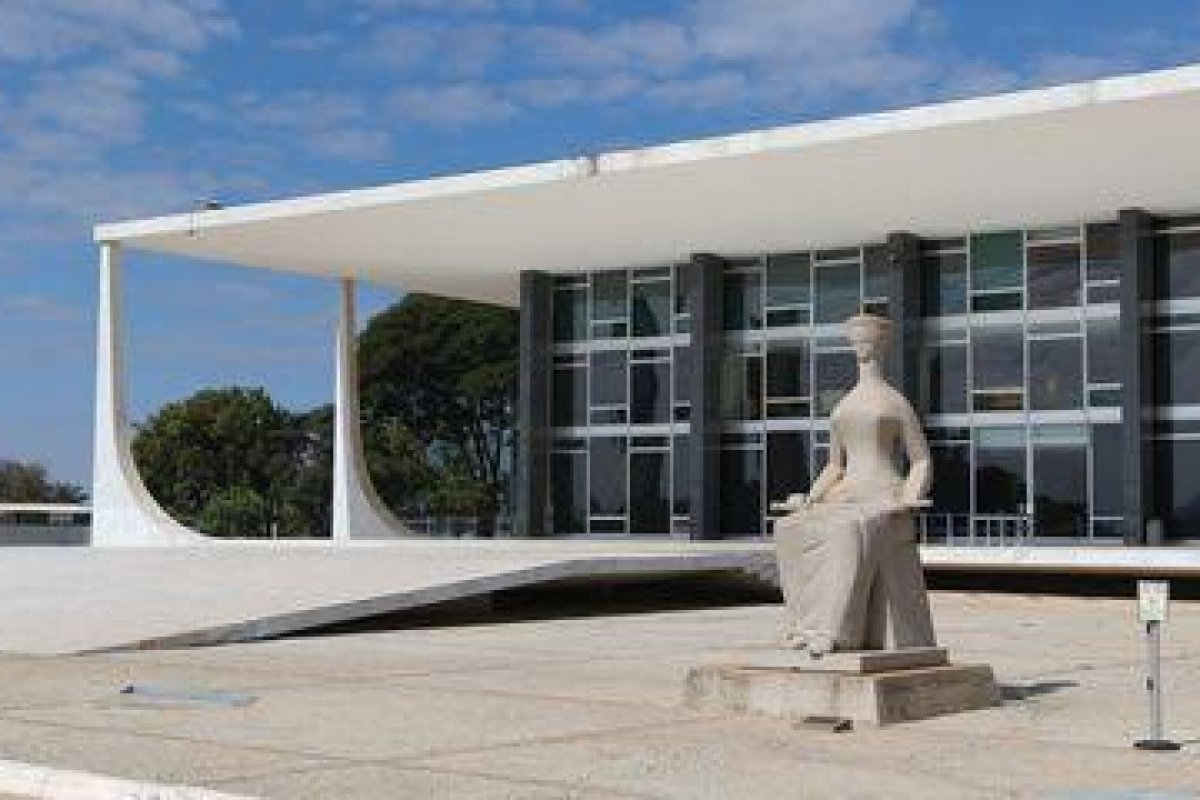 Supremo julga restrições a propaganda eleitoral em jornais