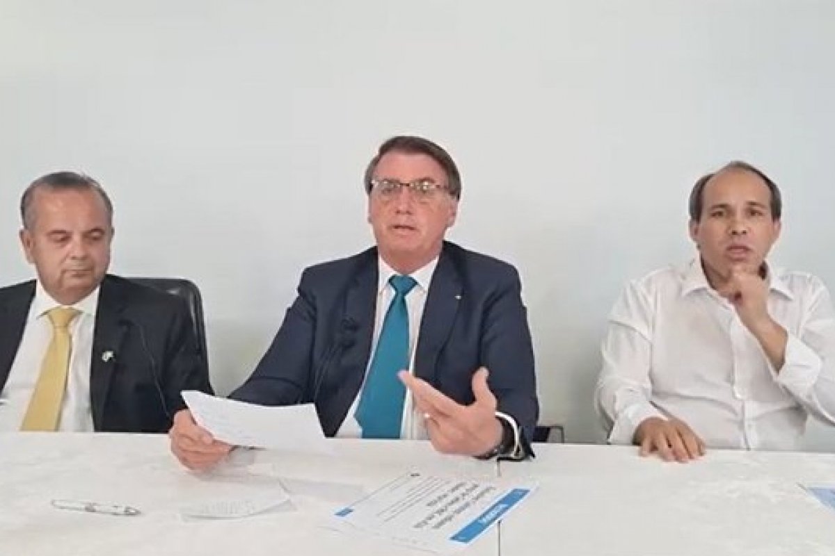 "Pesquisas não batem com a realidade", afirma Bolsonaro sobre prévias das eleições de outubro