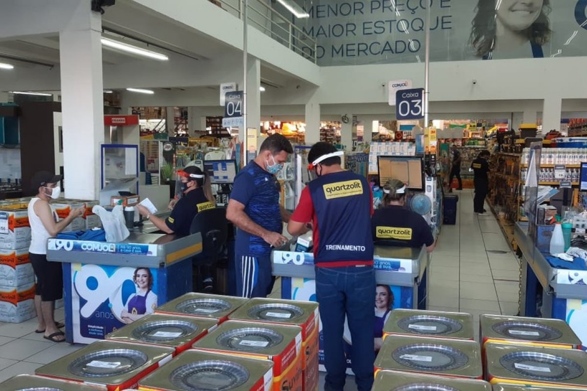 Vendas do comércio físico caem 1,6% em janeiro