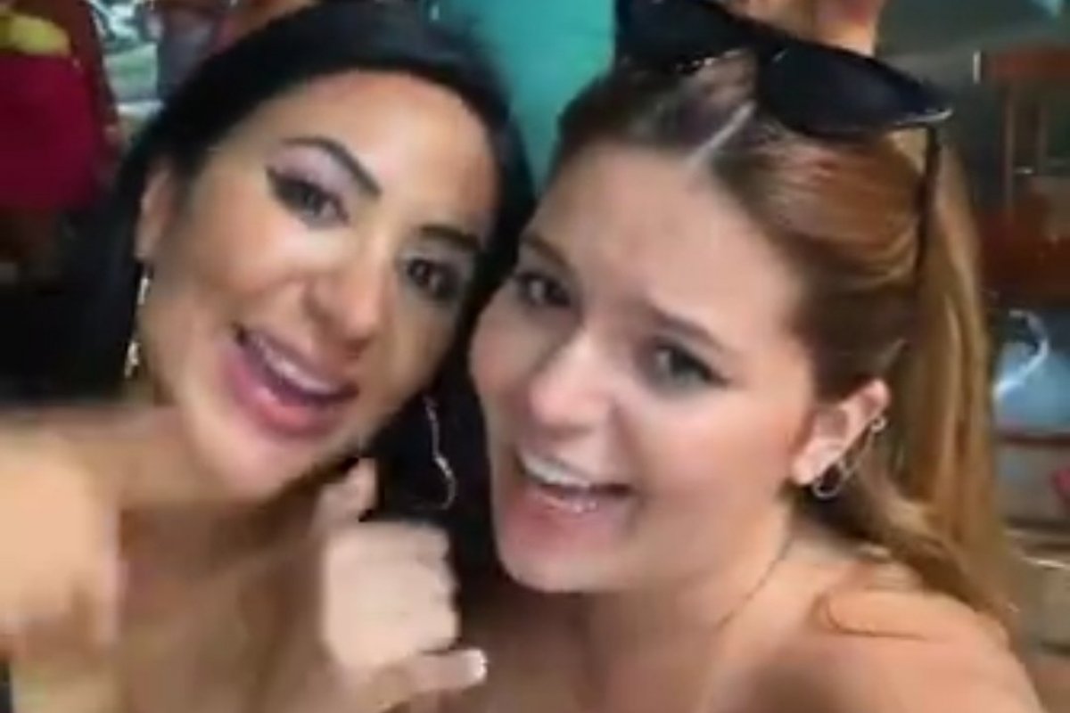 Viih Tube e Deolane Bezerra curtem o Litoral Norte da Bahia