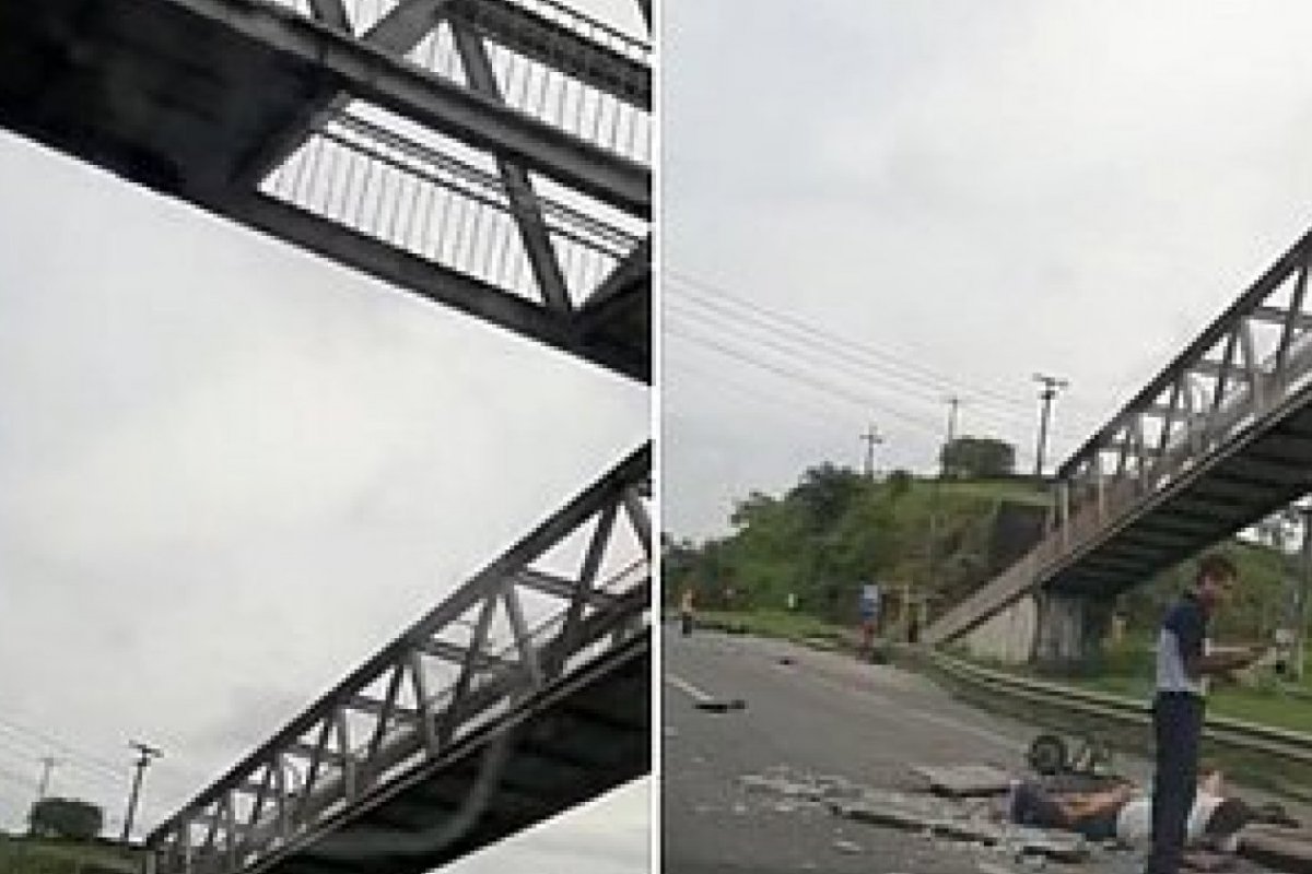 Vídeo: Queda de passarela em Salvador deixa três feridos