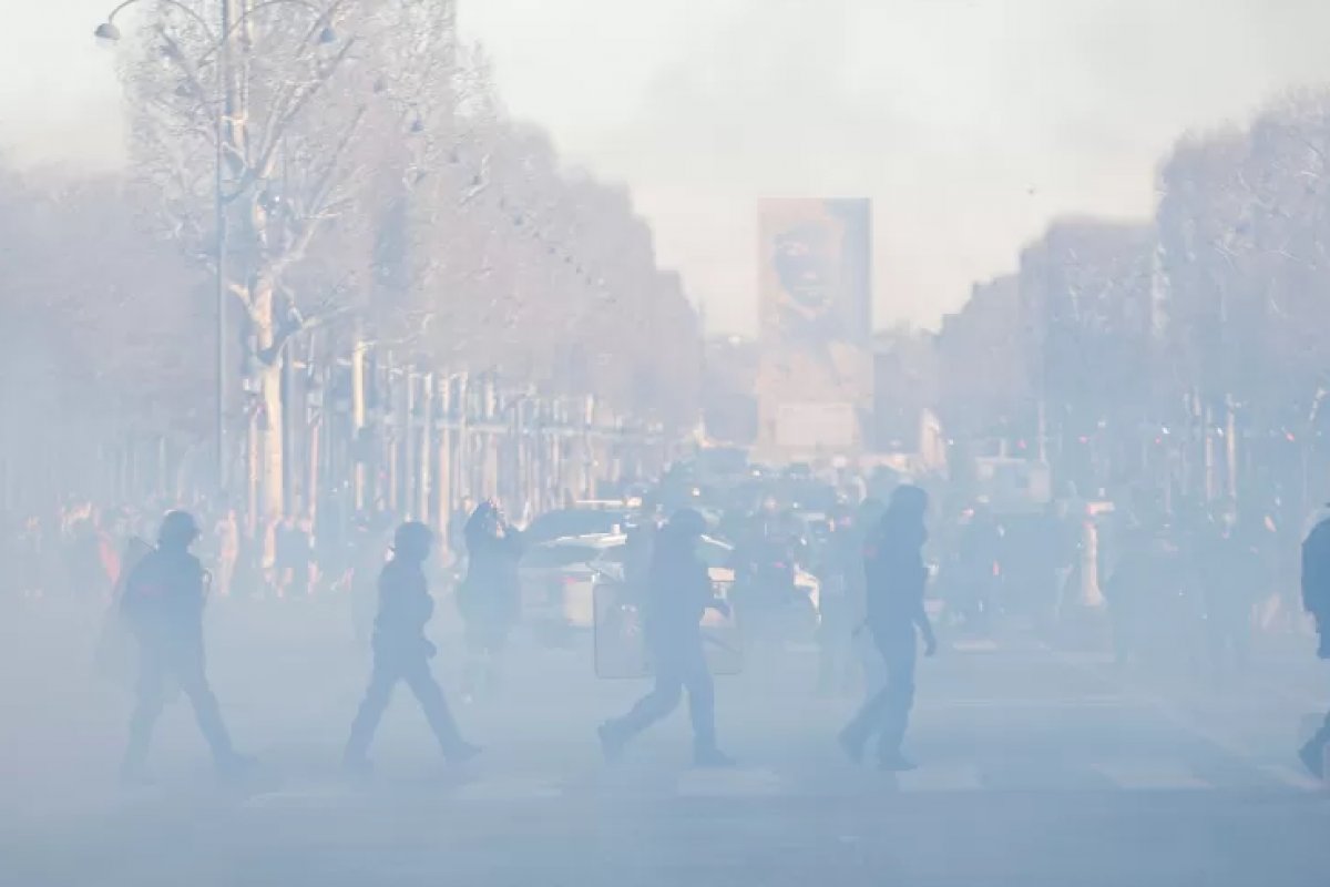 Caravana contra restrições 'anticovid' deixa Paris em direção a Bruxelas