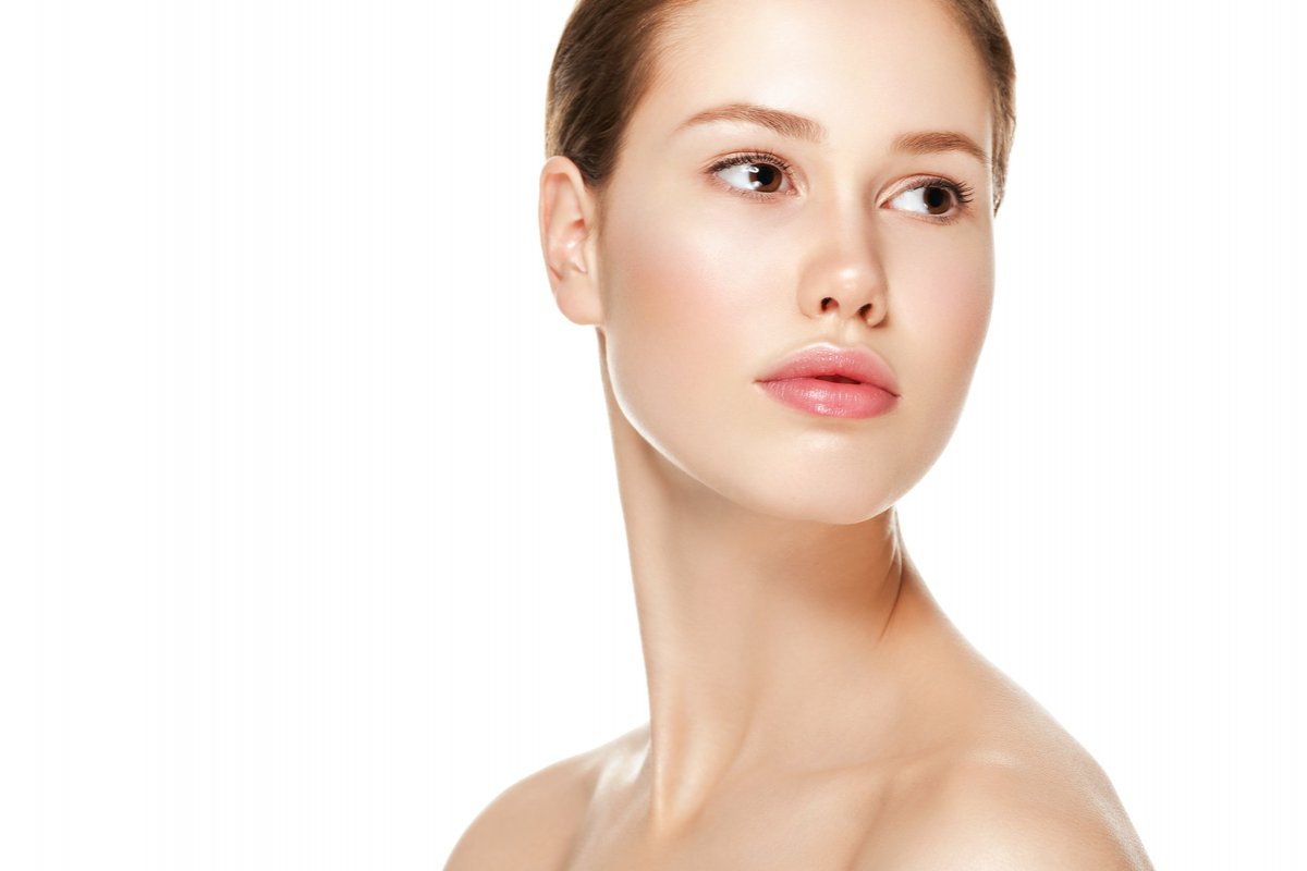 Xô Papada! Conheça a técnica que acaba com a gordurinha embaixo do queixo