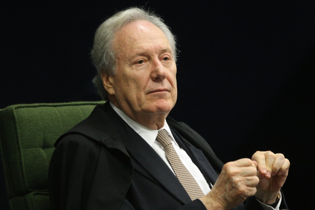 Lewandowski proíbe Damares de abrir Disque 100 para não vacinados