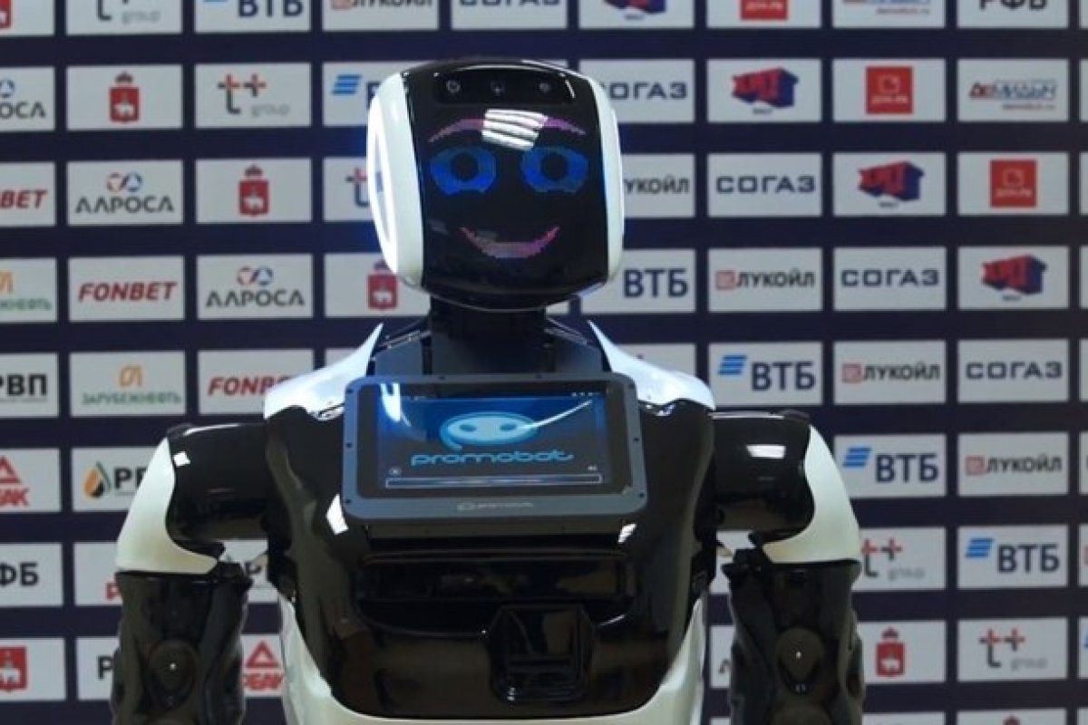 Primeiro treinador robô do mundo fecha contrato com time de basquete russo