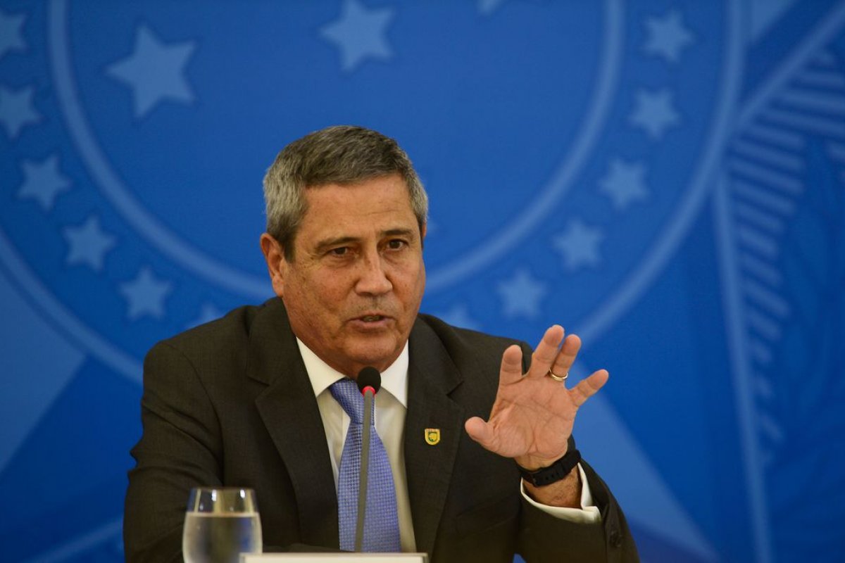 Ministro da defesa descarta possível desgaste com Otan por reuniões na Rússia