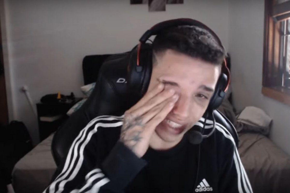 Acusado de assédio, ex-campeão de LOL chora e nega que tenha cometido atos