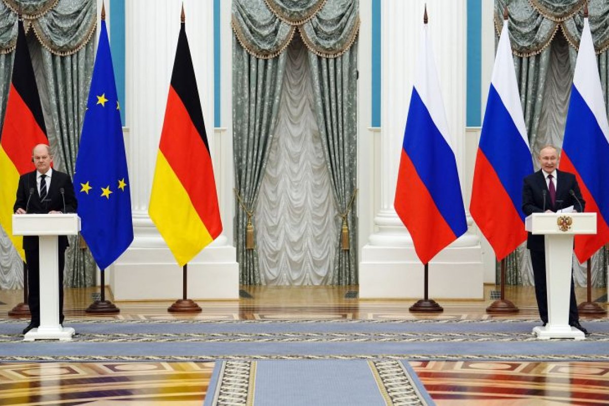Putin diz não querer guerra e Scholz cita 'maldito dever' de defender a paz