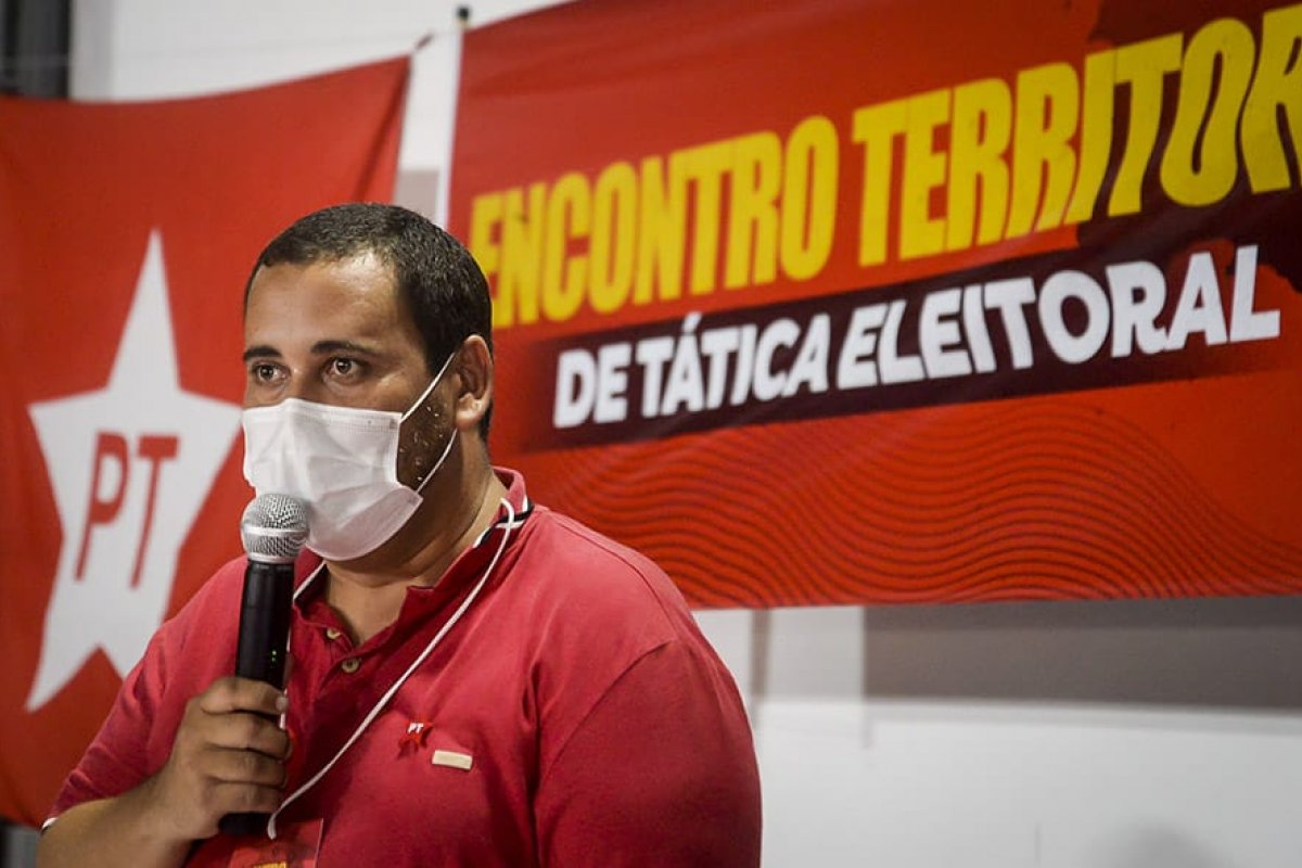 “Seguimos oferecendo o nome de Jaques Wagner ao Governo”, afirma presidente do PT na Bahia