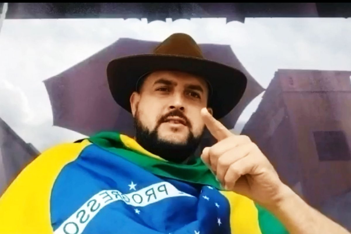 Prisão domiciliar do caminhoneiro Zé Trovão é revogada