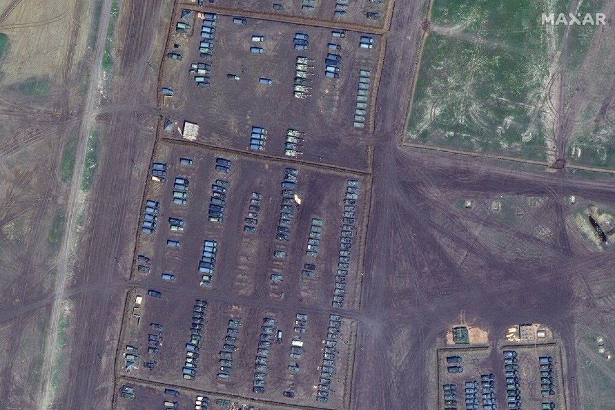 Rússia anuncia que mais tropas estão deixando a Península da Crimeia