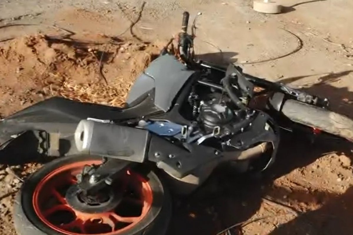 Homem morre e mulher fica ferida em acidente com moto em Salvador