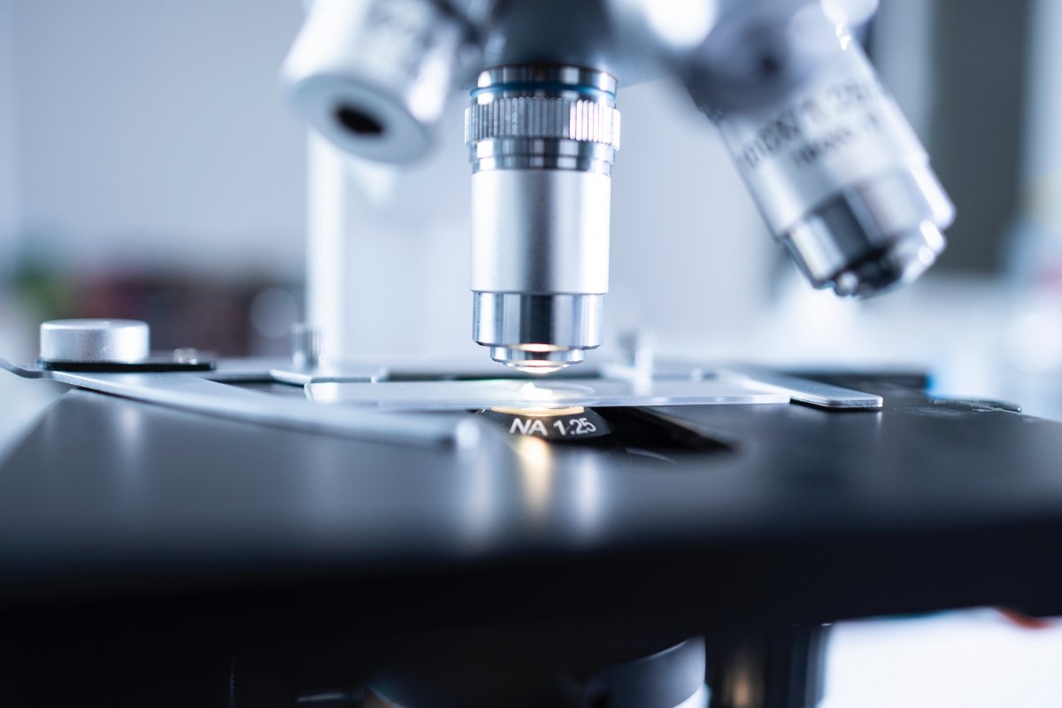 Mulher foi curada do HIV com tratamento de células-tronco, aponta estudo