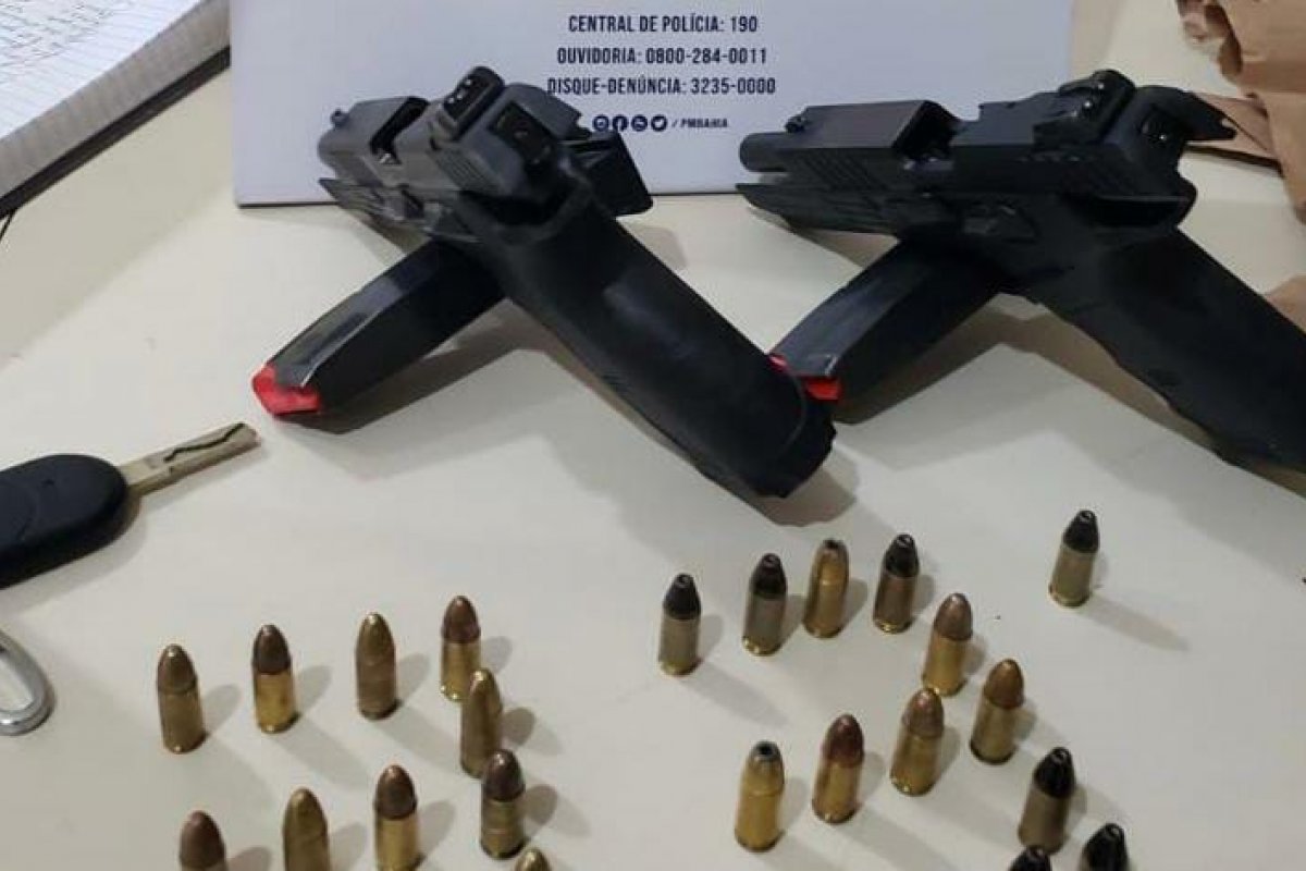 PM prende dupla envolvida em roubo de lotérica em Valença