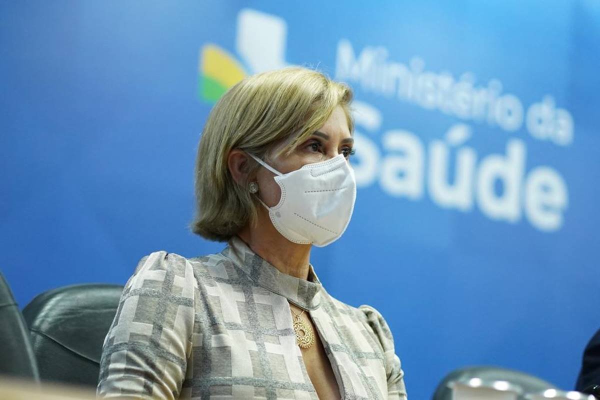 Nova secretária do Ministério da Saúde afirma que discussão sobre cloroquina "já está encerrada"