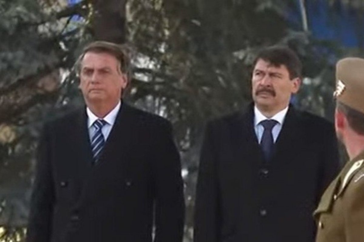 Vídeo: em Budapeste, Bolsonaro participa de cerimônia em homenagem a heróis da Hungria