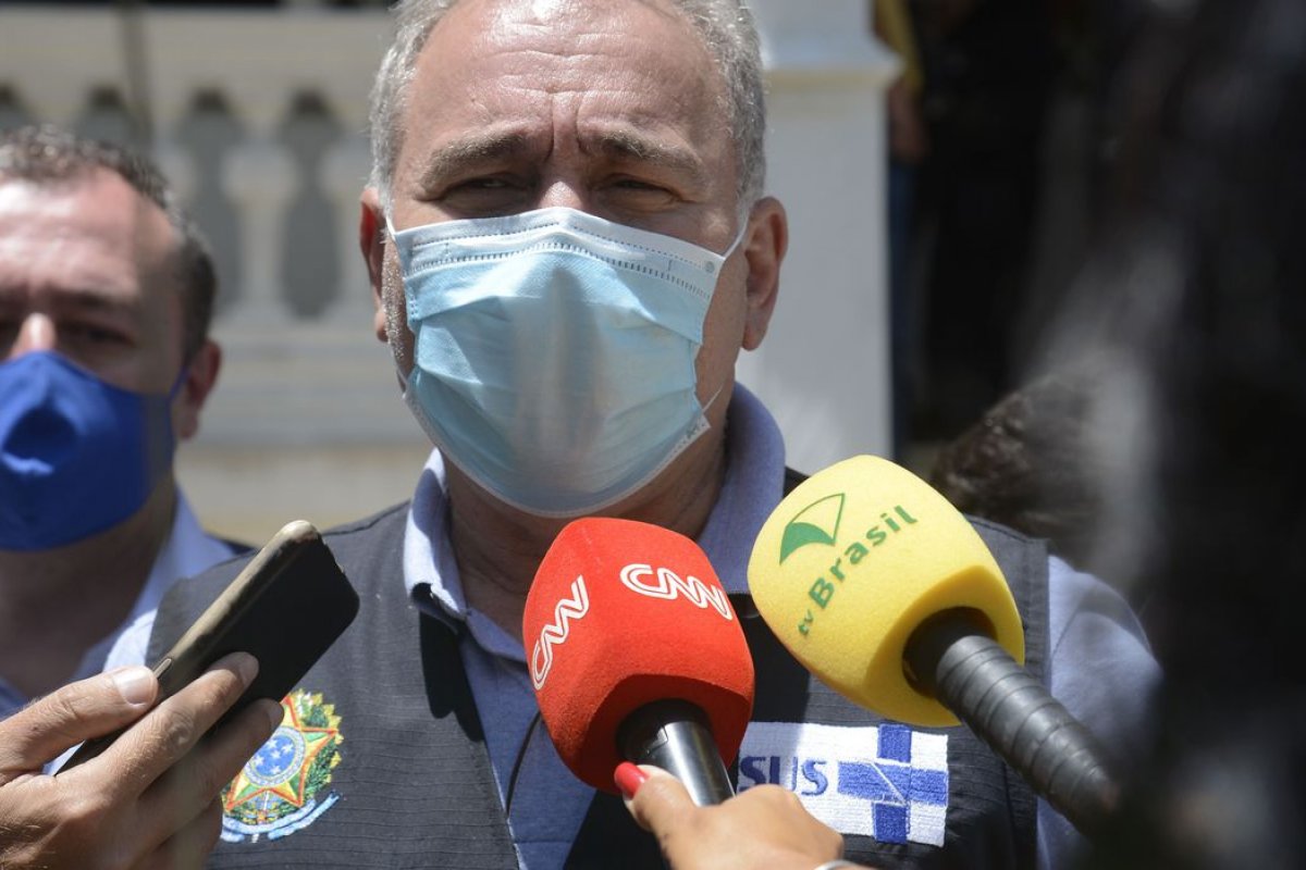 Bolsonaro ordena assistência e recursos para Petrópolis, diz ministro