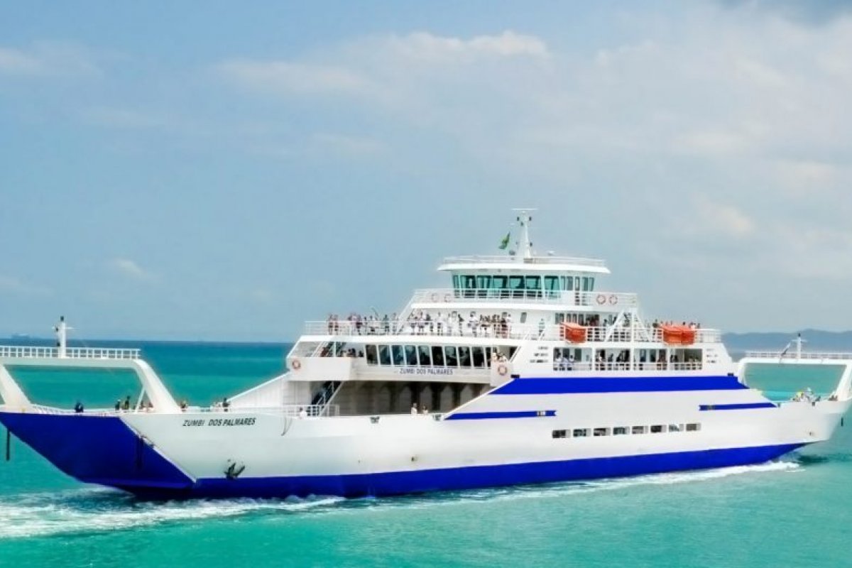 Ferry-Boat retoma funcionamento regular, com viagens diárias das 5h às 23h