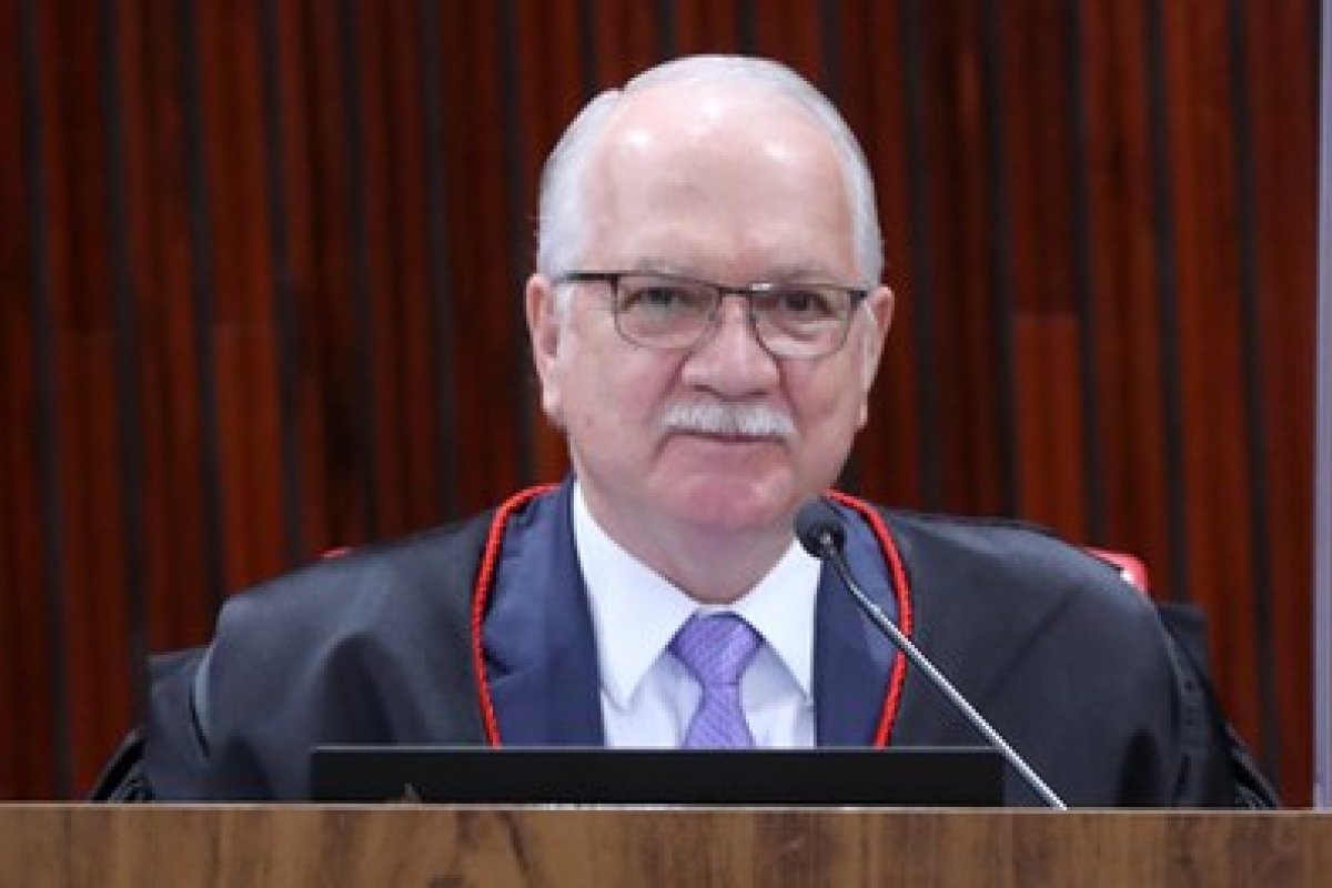Edson Fachin toma posse como presidente do TSE na terça-feira (22)