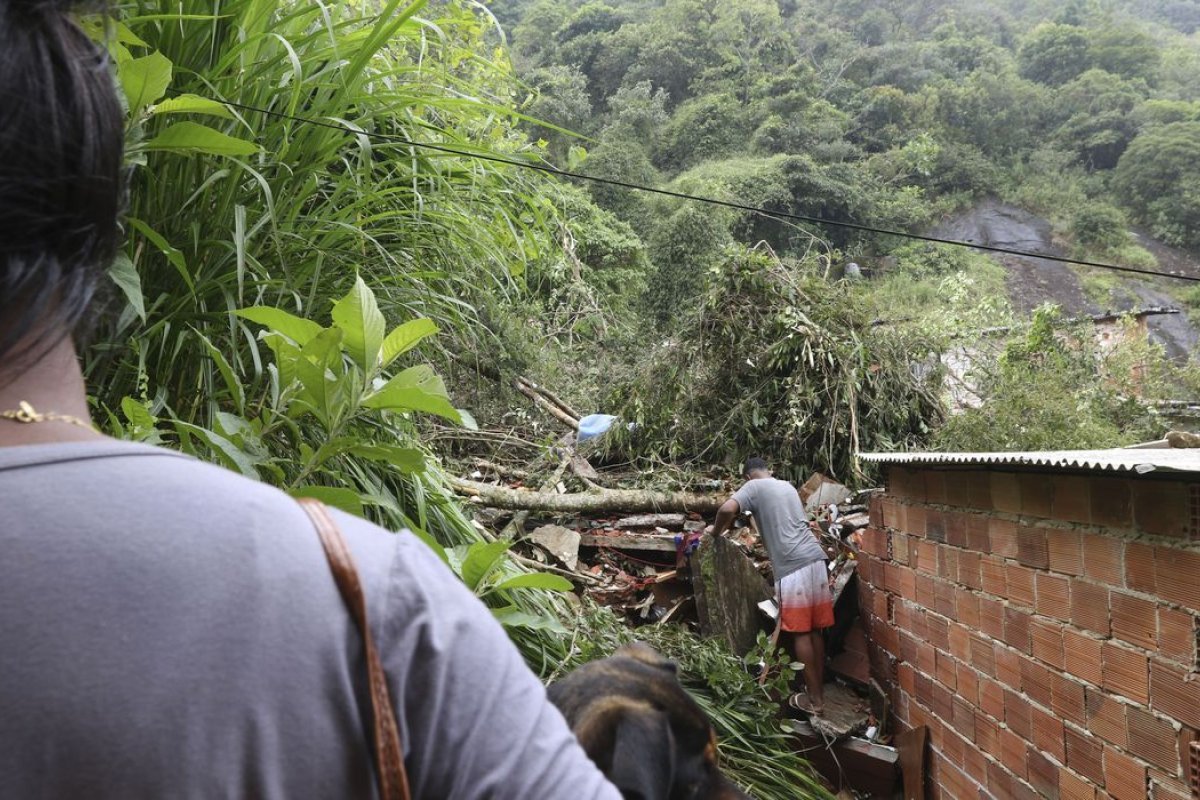 Petrópolis: número de mortos após temporal sobe para 129