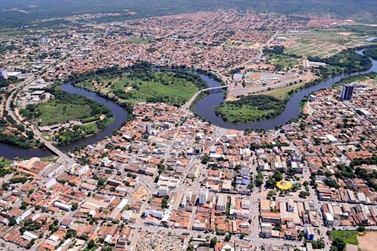Município de Barreiras se compromete a realizar concurso público após ação do MP
