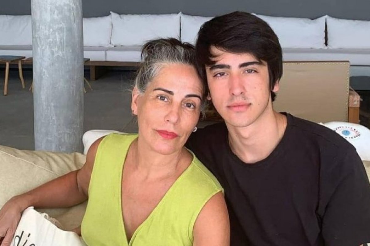 Gloria Pires se derrete ao mostrar o filho caçula, Bento