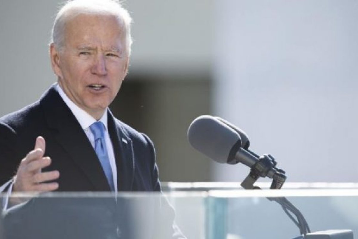 Rússia contradiz França sobre reunião entre Biden e Putin