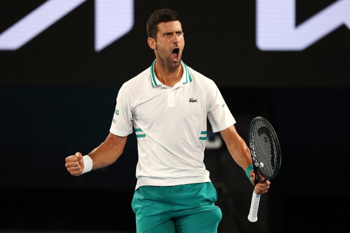 Após perder torneios por não se vacinar, Djokovic pode deixar liderança do ranking mundial