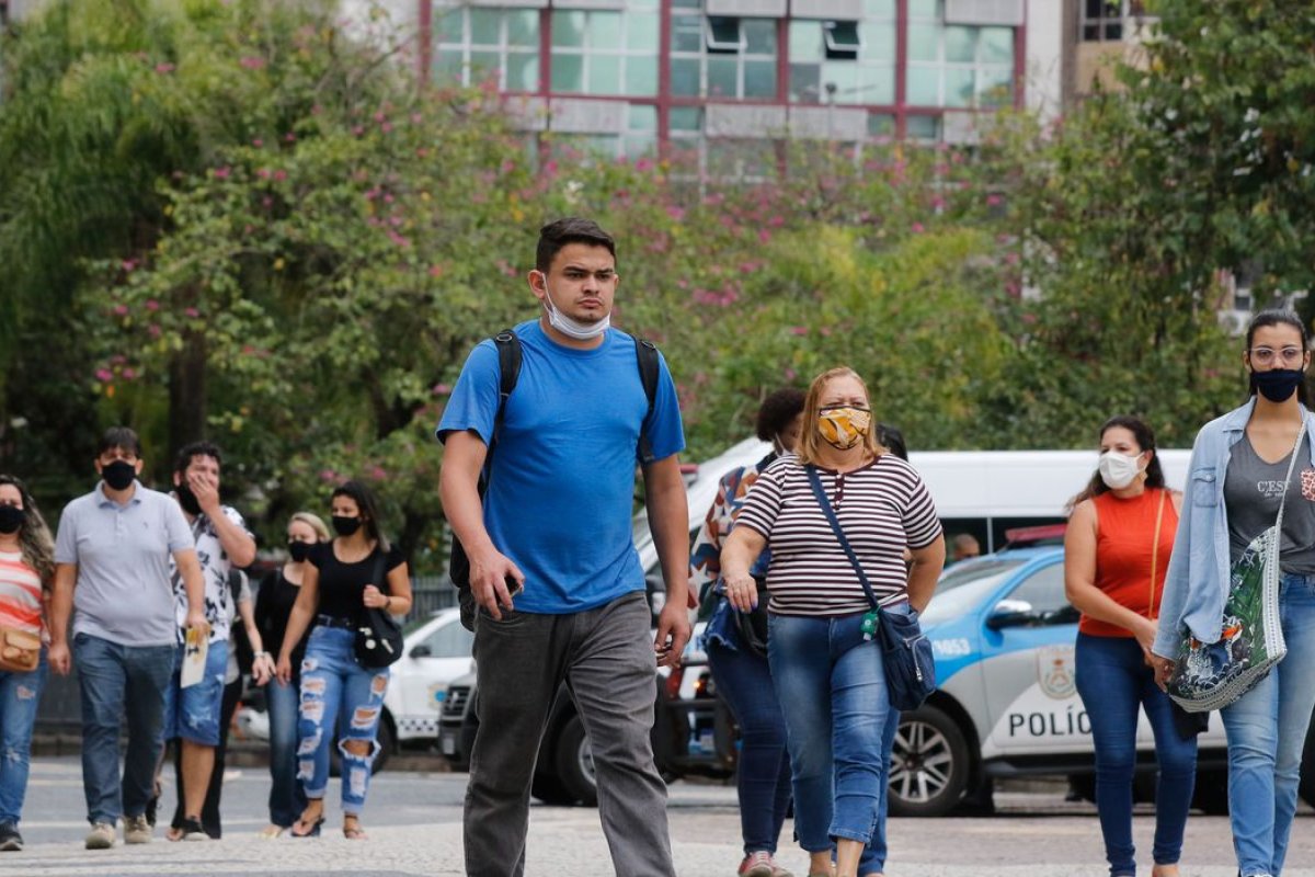Rio de Janeiro quer liberar uso de máscara em março