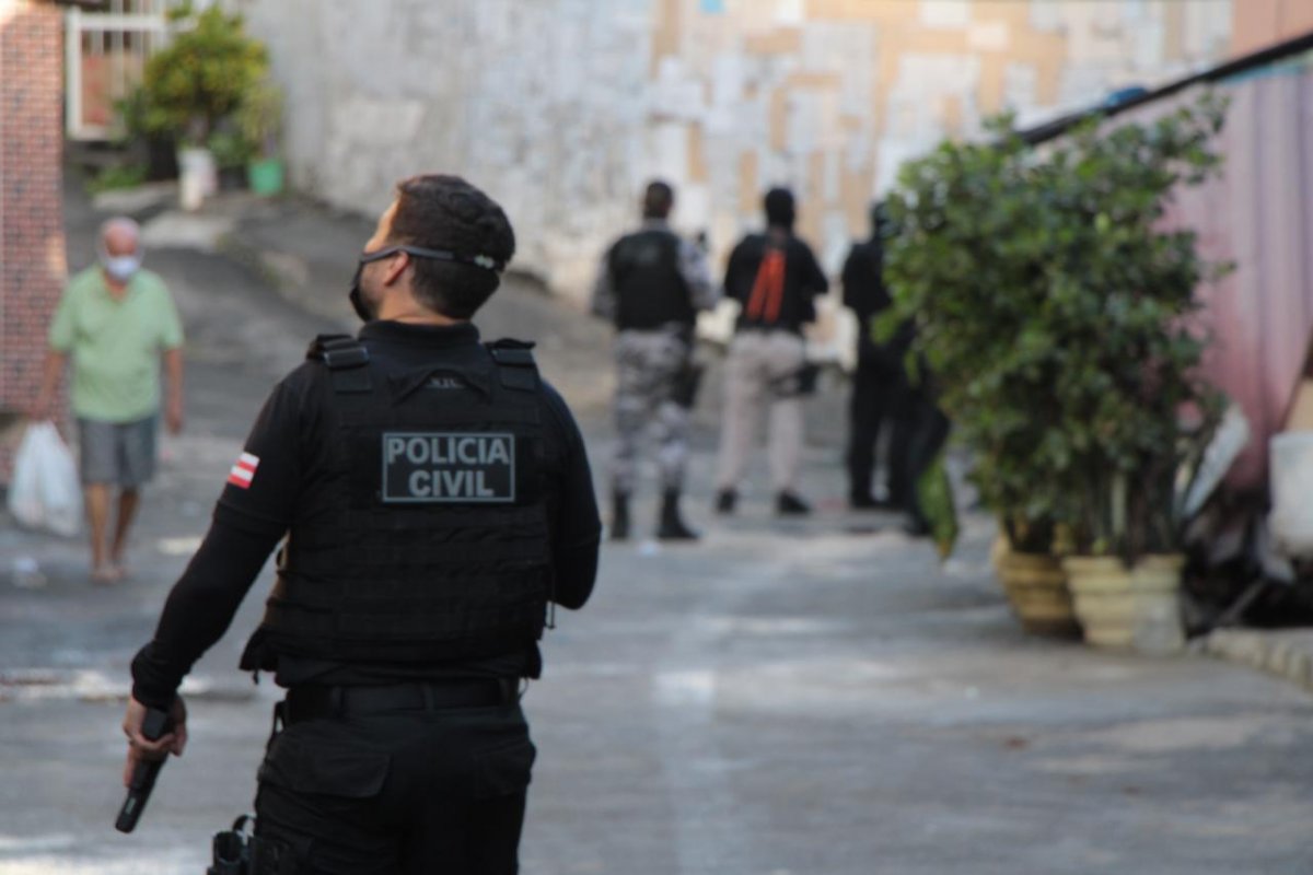 Suspeito de homicídio é preso ao comemorar aniversário no bairro de Rio Sena, em Salvador