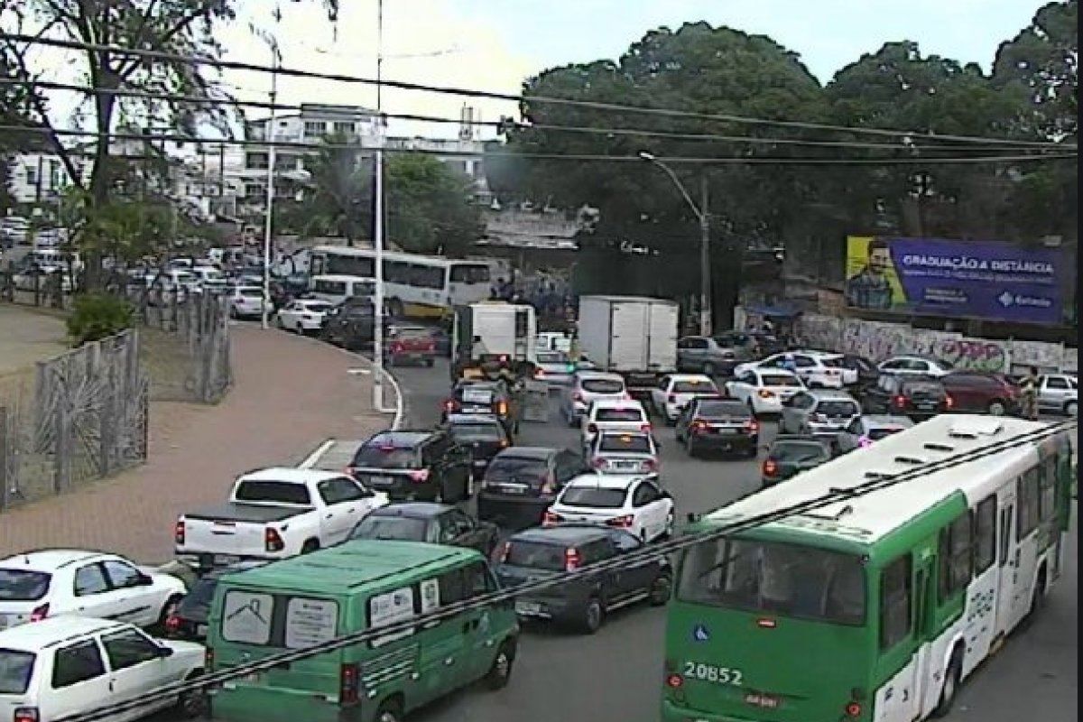 Tráfego intenso é registrado na região do Largo de Roma