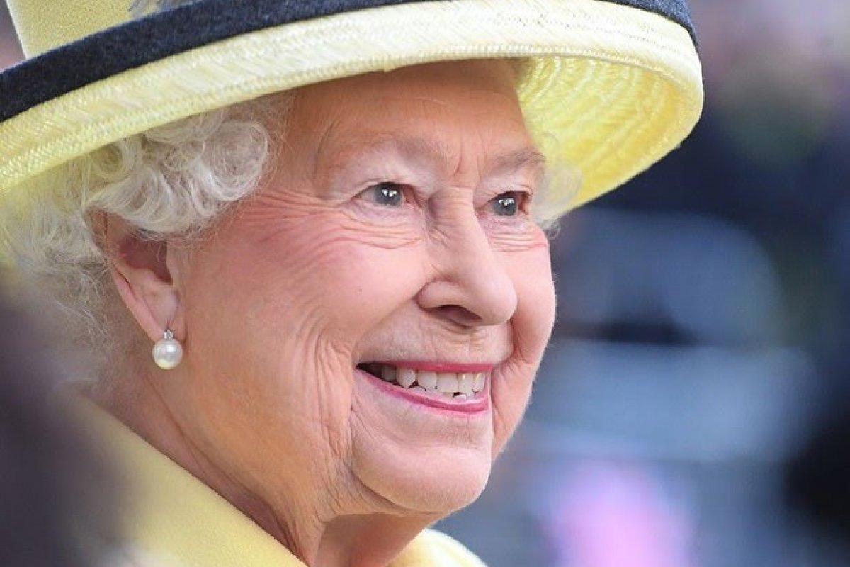 Rainha Elizabeth II lamenta tragédia em Petrópolis