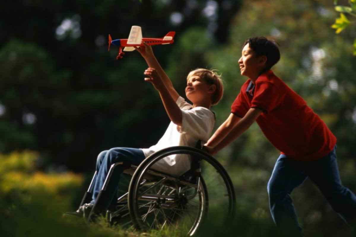 Lei que veda discriminação à criança e ao adolescente com deficiência é sancionada em Salvador