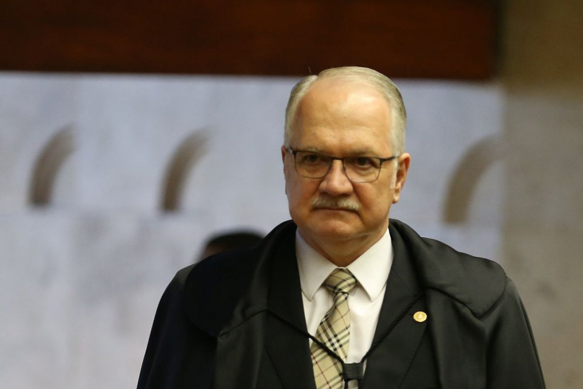 Edson Fachin assume presidência do TSE por seis meses