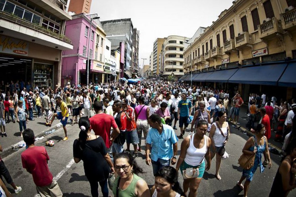 Expectativa de vida brasileira cai 4,4 anos com pandemia, aponta especialista