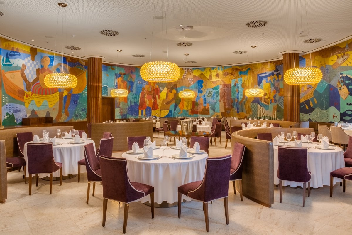 Wish Hotel da Bahia lança Mini-Doc sobre Acervo Artístico com historiador Rafael Dantas