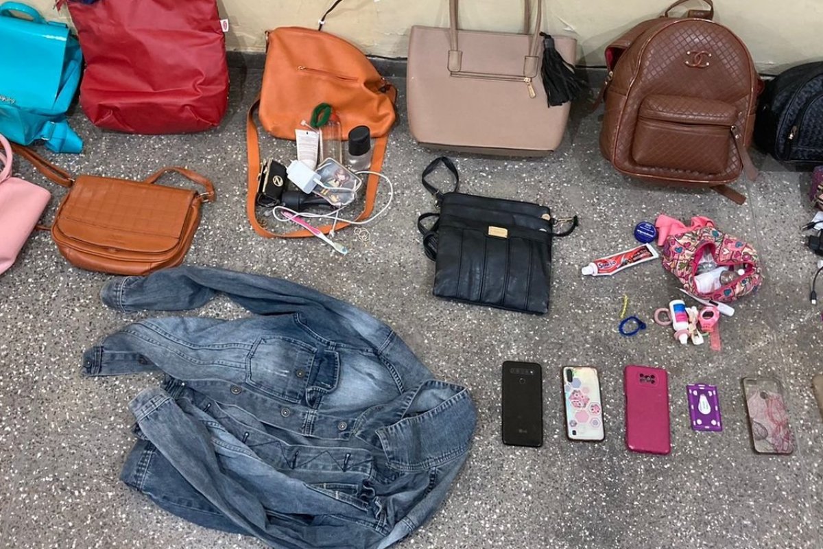 Suspeito de roubar mais de 10 mulheres é preso e objetos são recuperados em Dias D'ávila