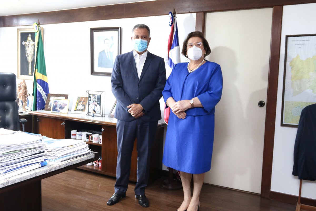 Rui Costa reconduz Norma Cavalcante ao posto de Procuradora-Geral do estado