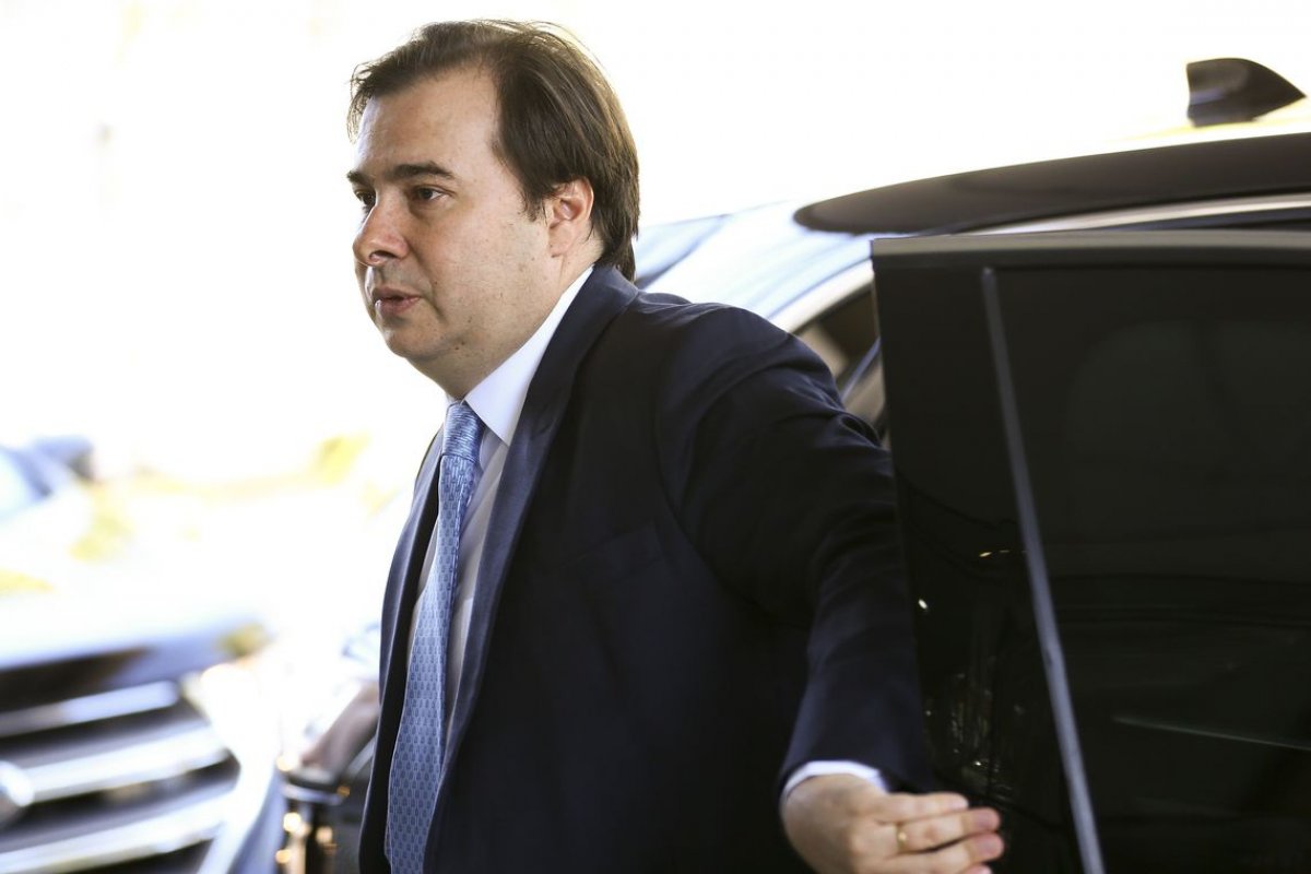 Presidente da Câmara Rodrigo Maia deve anunciar novo líder do PSL a qualquer instante