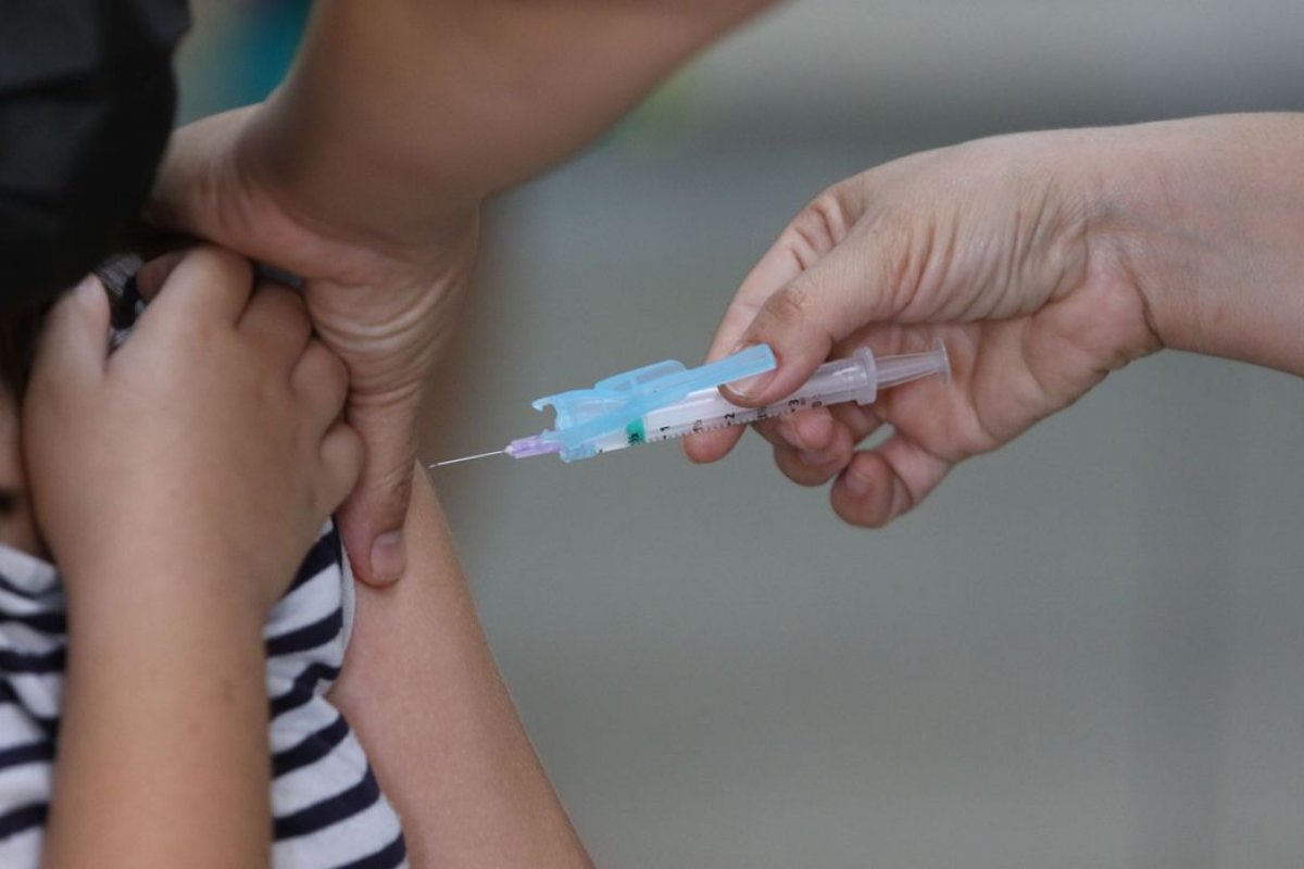 Vacinação contra Covid-19: 38% da população tomou reforço; 7,6 milhões de crianças receberam a 1ª dose