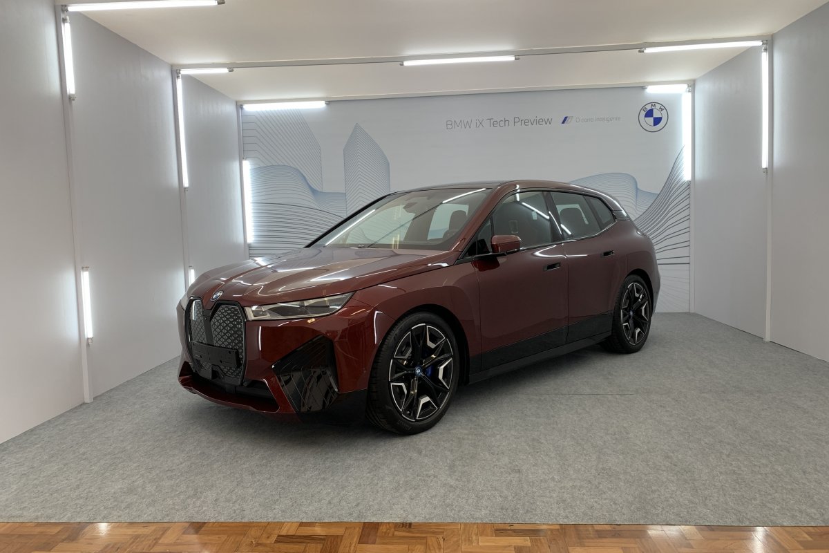 Farol da Bahia viu de perto o novo BMW iX 100% elétrico